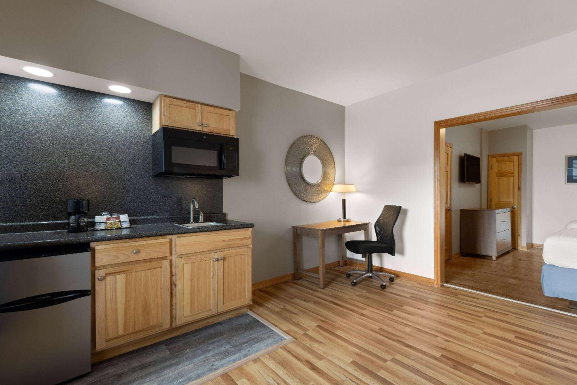Days Inn By Wyndham Kill Devil Hills Oceanfront - Wilbur Экстерьер фото