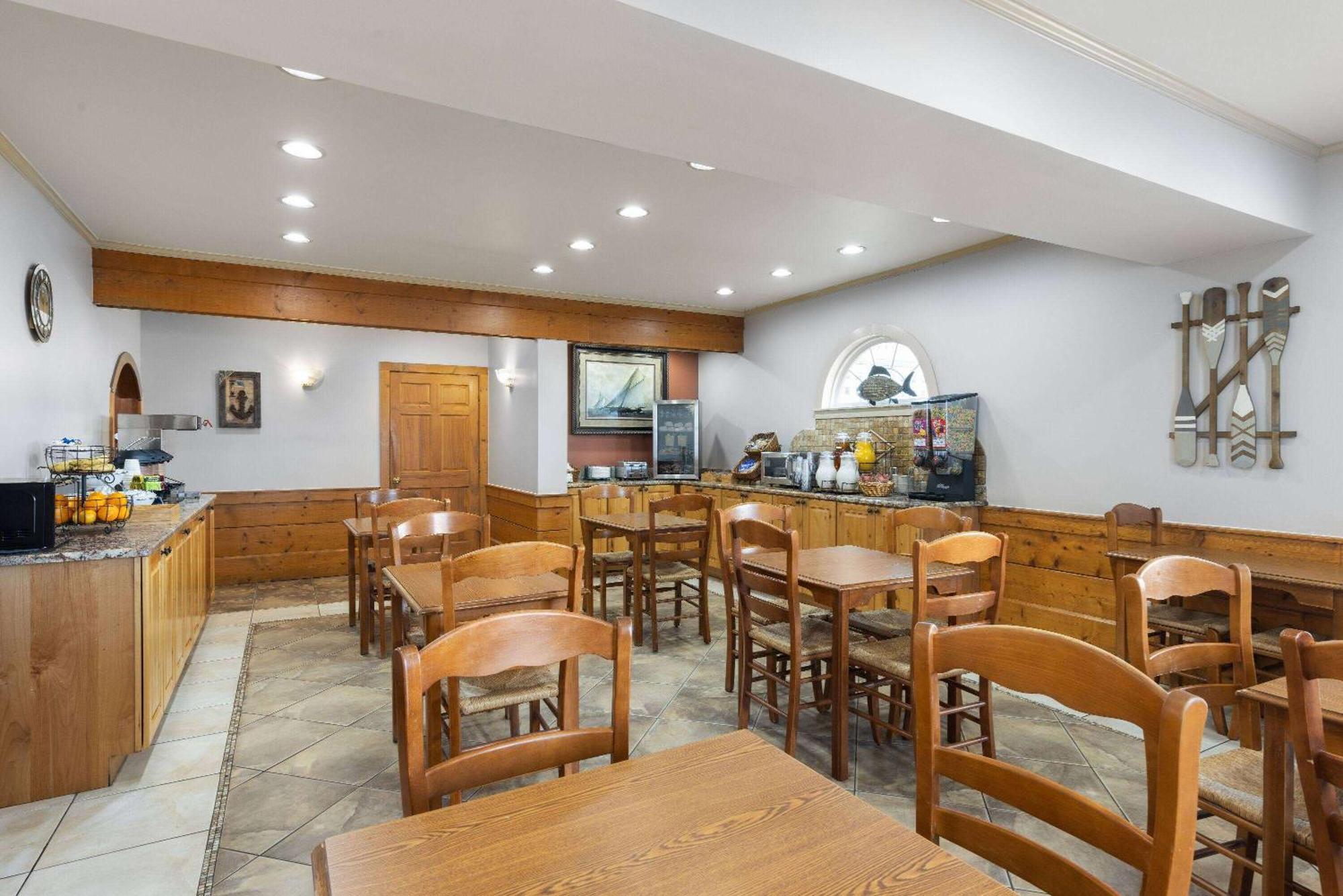Days Inn By Wyndham Kill Devil Hills Oceanfront - Wilbur Экстерьер фото